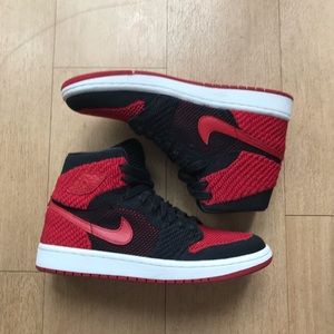 Jordan 1: Bred Flyknit - US 6.5 / W 8